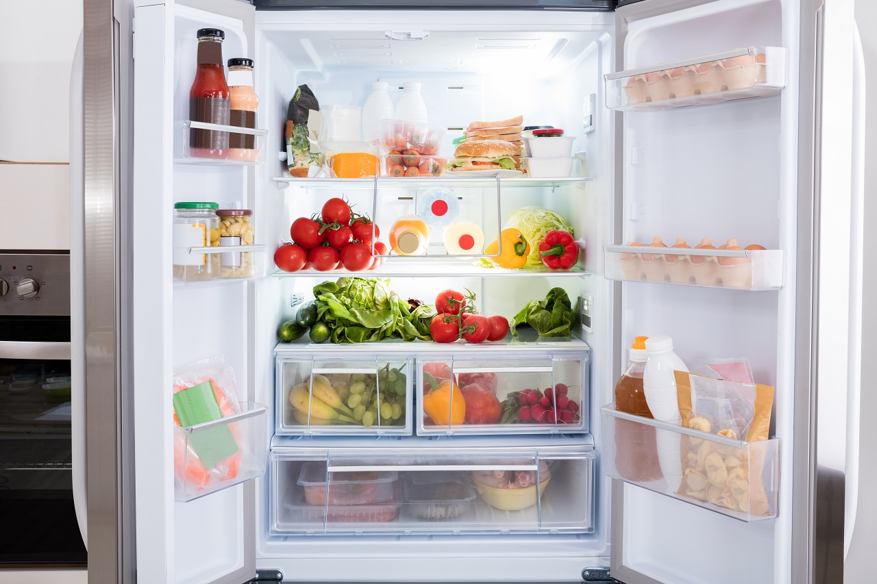 Jak prawidłowo ułożyć produkty w lodówce?